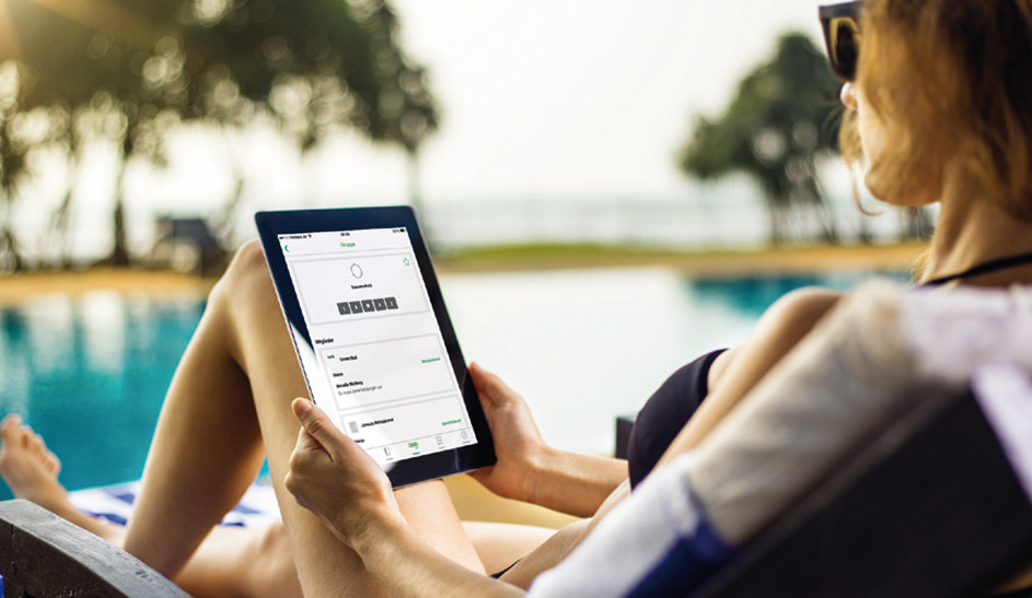 Im Urlaub bestimmte Wohnszenarien,wie z. B. die Anwesenheitssimulationeinstellen und das Zuhause ist sicher vordunklen Gestalten. Im Urlaub bestimmte Wohnszenarien,wie z. B. die Anwesenheitssimulationeinstellen und das Zuhause ist sicher vordunklen Gestalten.